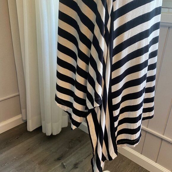 Chico’s Womens Black White Hi Low Tunic Top SZ 1 Chicos - Picture 6 of 10